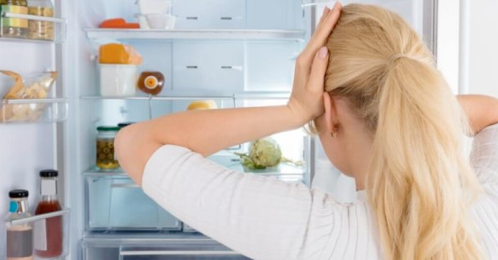 Víte, jak správně bojovat se zápachem ve vaší ledničce? Odpověď je naprosto jednoduchá Náhledový obrázek